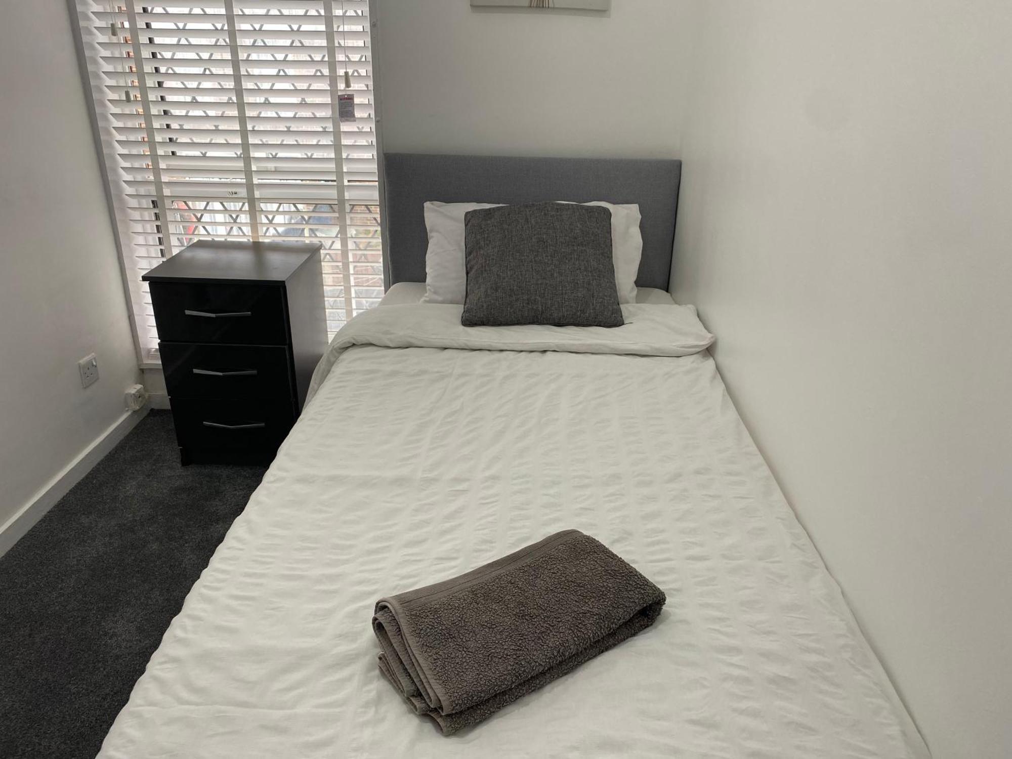 Woolwich - House - Sleeps 5 - Garden - Parking *